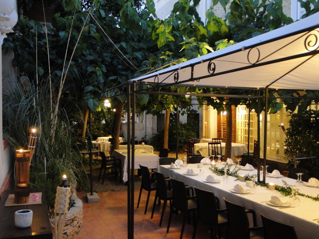 Hotel Restaurant Llansola Sant Carlos de la Ràpita Esterno foto