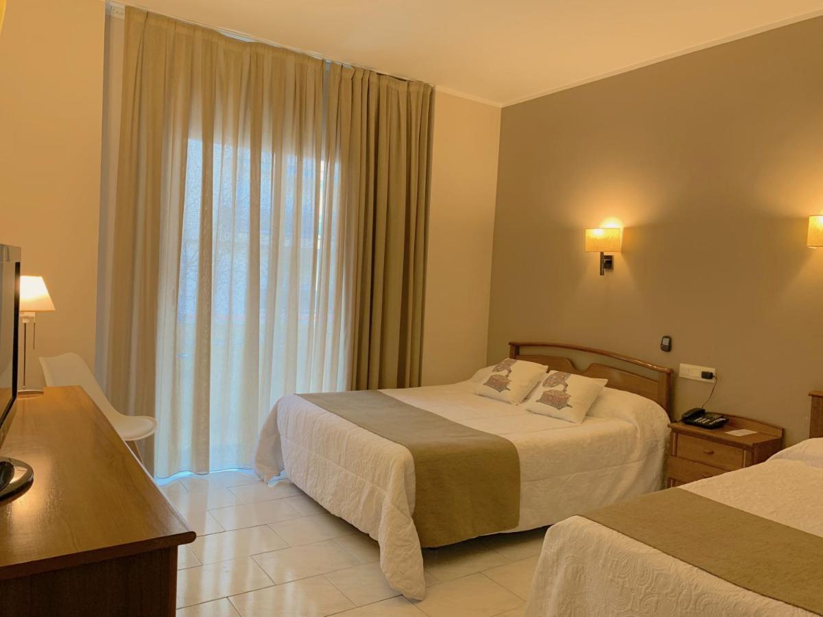 Hotel Restaurant Llansola Sant Carlos de la Ràpita Esterno foto