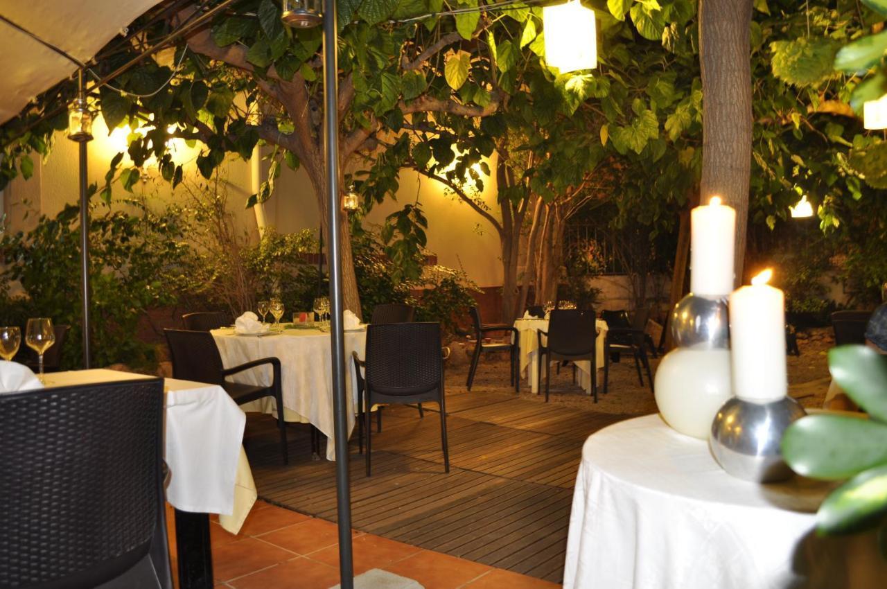 Hotel Restaurant Llansola Sant Carlos de la Ràpita Esterno foto